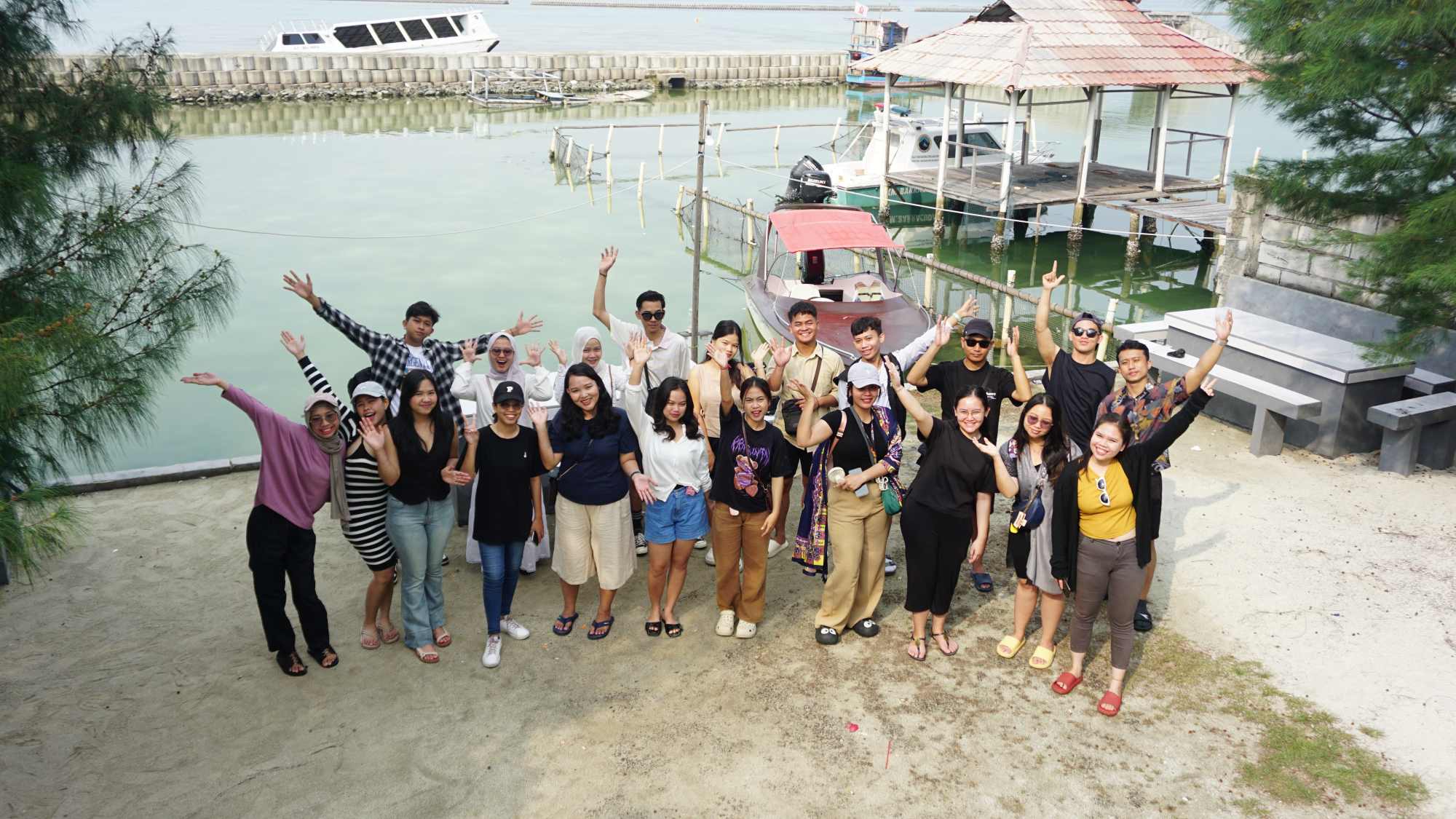 Momen Seru Pulau Harapan